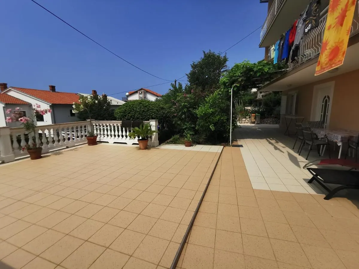 Apartments With A Parking Space Novi Vinodolski - 18855 Κροατία