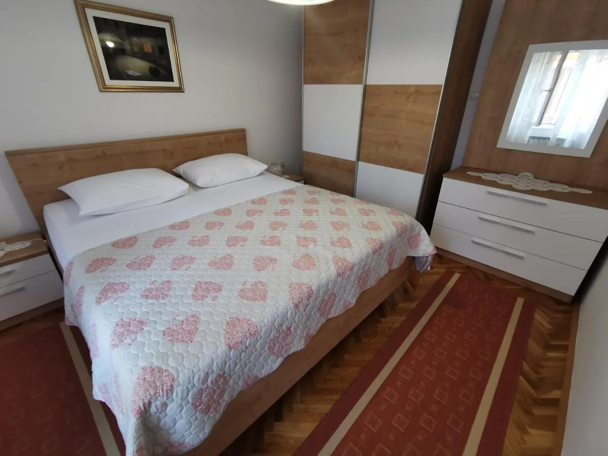 Apartments With A Parking Space Novi Vinodolski - 18855 Croatia