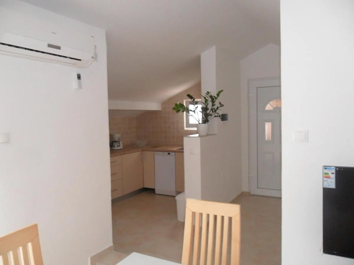 Apartments With A Parking Space Novi Vinodolski - 18855 Croatia